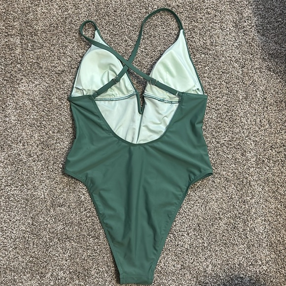 CUPSHE Women Swimsuit One Piece Bathing Suit Deep V Neck - Picture 4 of 10